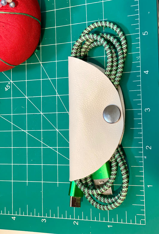Handmande CurveSnap Cord Keeper – Minimal Faux Leather Cable Organizer